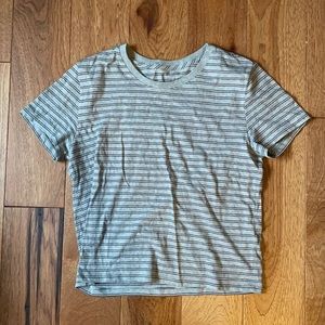 Everlane organic cotton box cut tee - size xs
